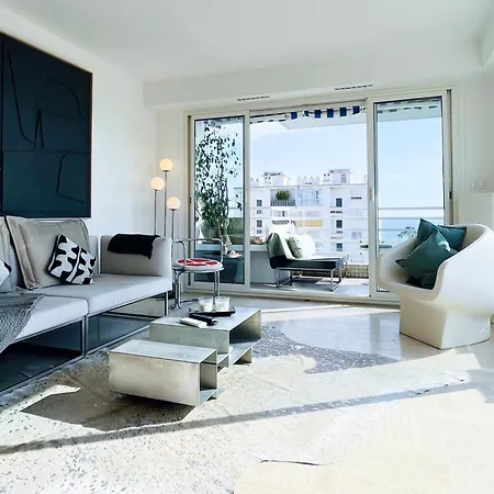 Gullaumont 2 Superb Rooftop With Seafront Terrace