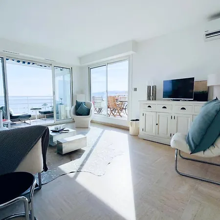 Gullaumont 2 Superb Rooftop With Seafront Terrace *