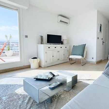 Gullaumont 2 Superb Rooftop With Seafront Terrace Appartamento *